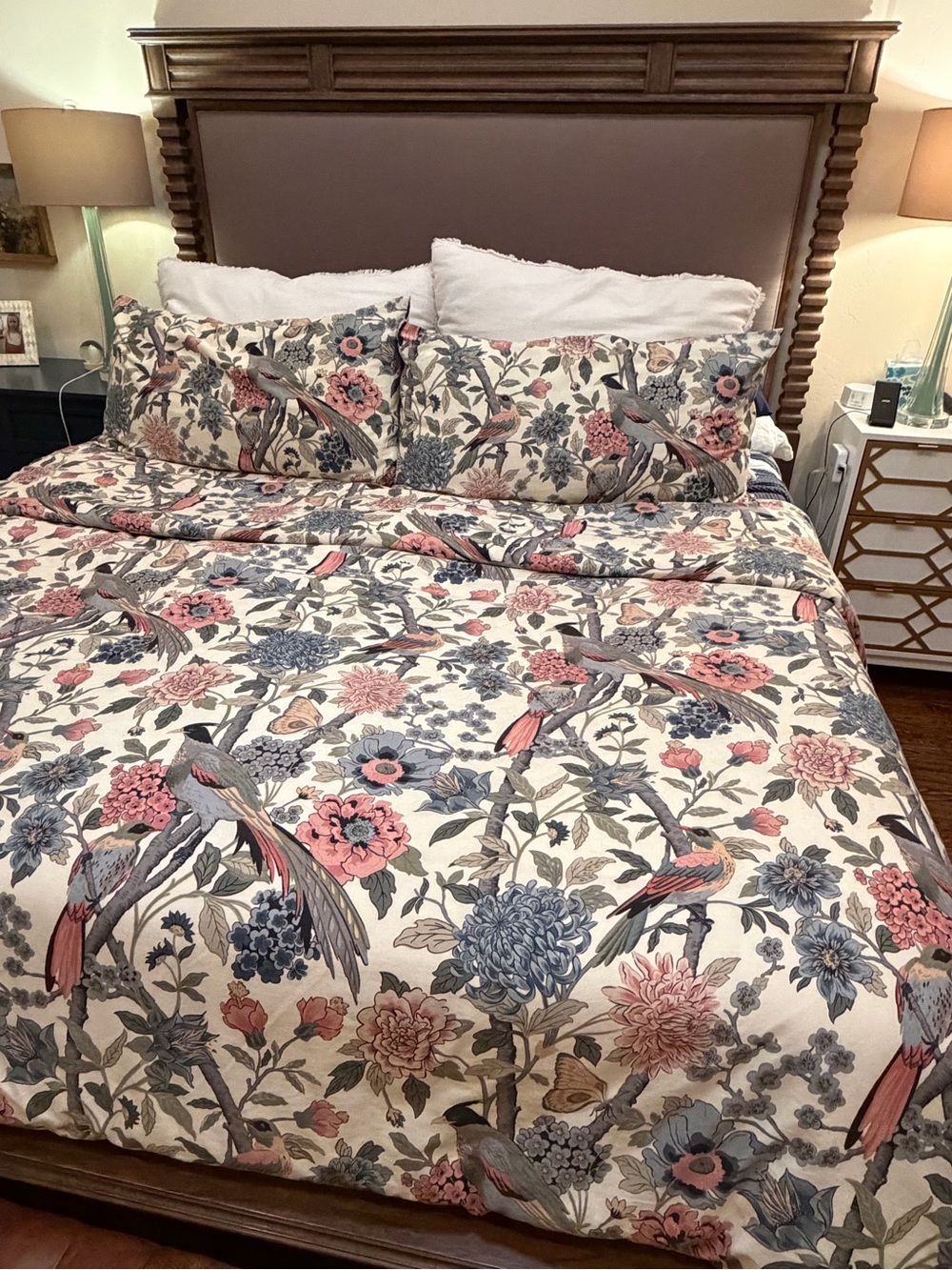 Pottery Barn - Ivory Bloom Sateen Duvet Cover & 2 King Shams - Picture 11 of 12